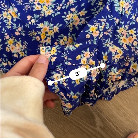 American Eagle blue floral ruffle mini shorts - Picture 5 of 5